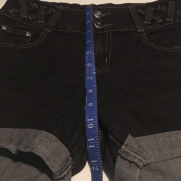 Alissa’s Jeans Highrise Cuff Stretch Denim Shorts - Picture 9 of 16